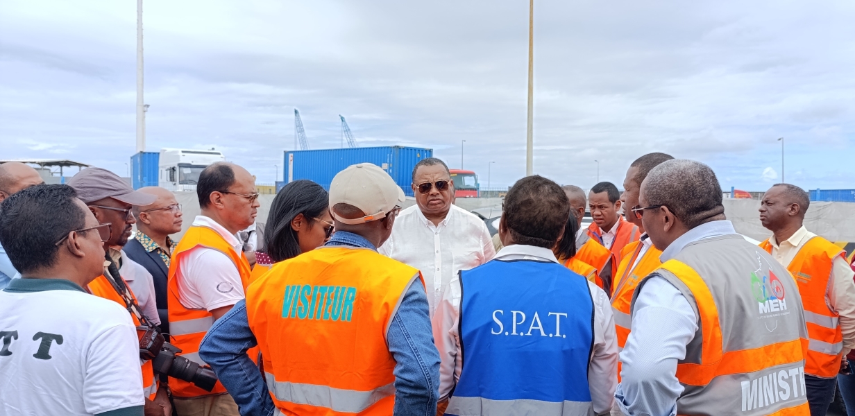 Descente à l'intérieur du Port de Toamasina par les deux Ministres MTM et MEH