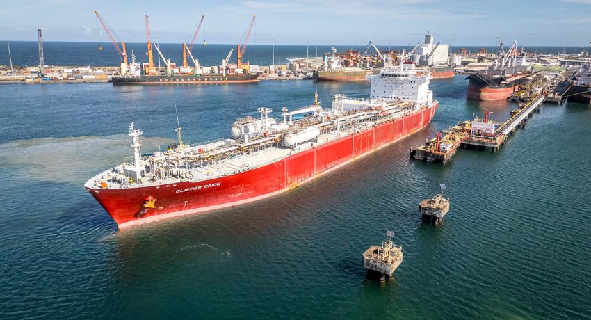 CLIPPER ORION au port de Toamasina